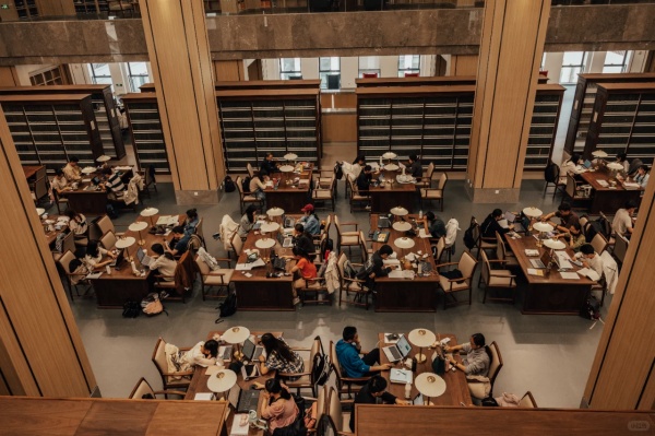 大學圖書館設(shè)計